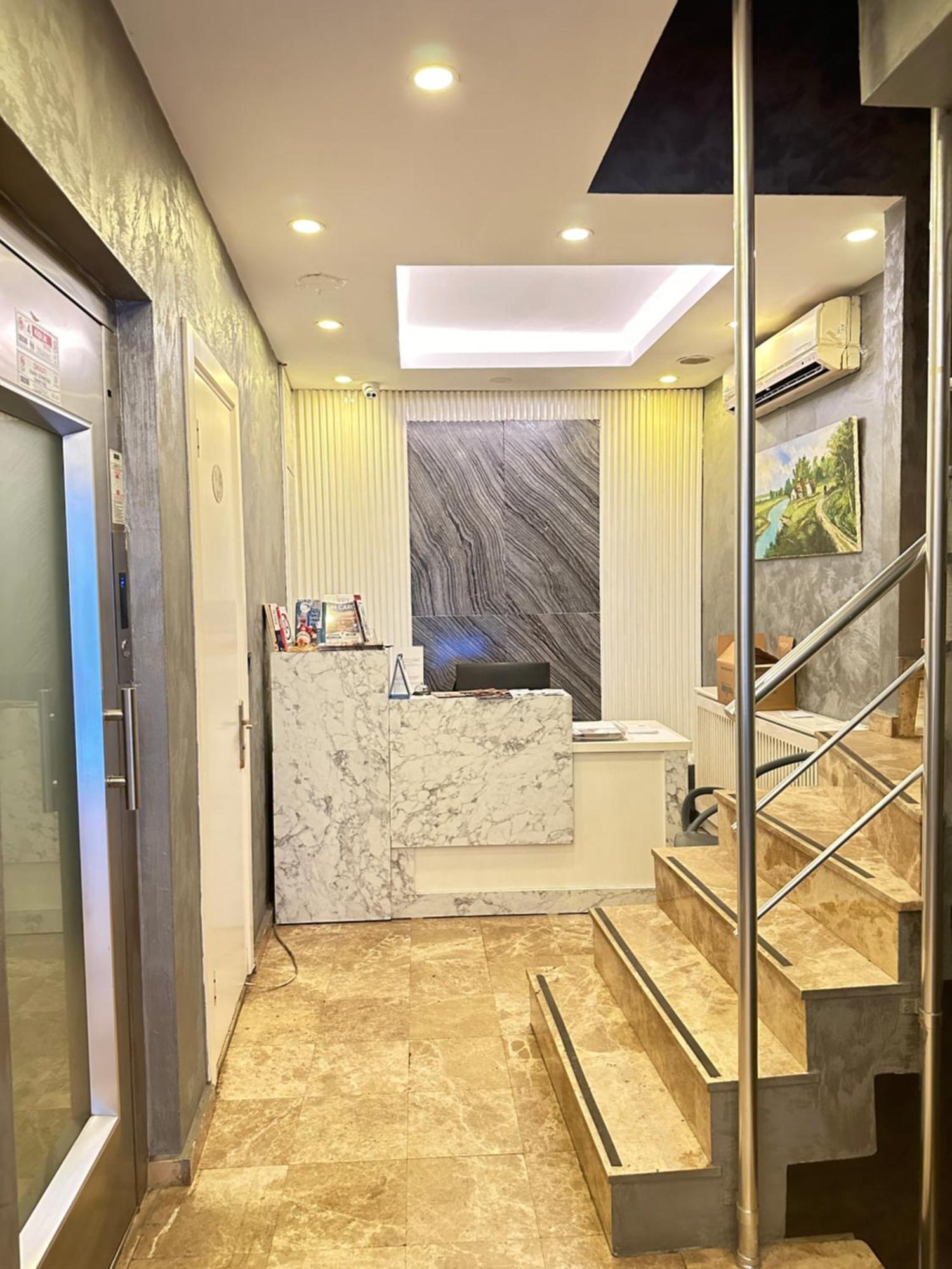 Alyon Hotel 3*